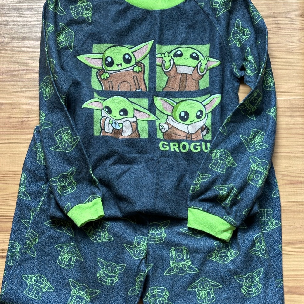 Star Wars Kids Pajamas - Green and Black
